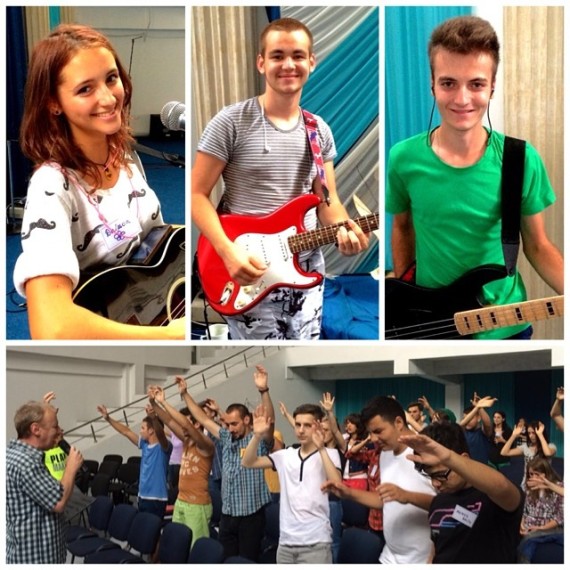 Scoala Student Worship Times